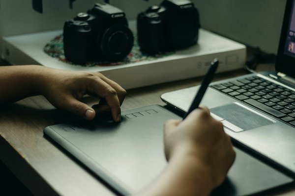 Comment choisir la meilleure tablette graphique pour les artistes numériques en 2024 ?